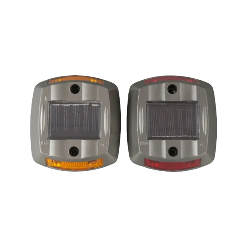 Lumini stradale reflectorizante, rezistente la presiune