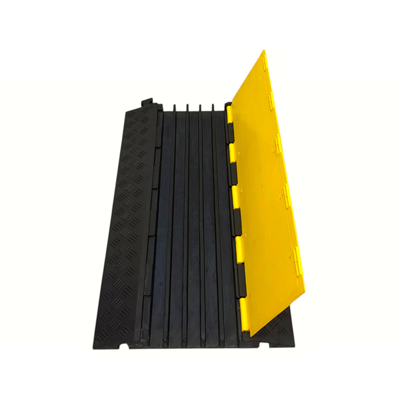 Capacitate de susținere mare, bază din cauciuc, capac clapetă din PVC, 5 canale de protecție pentru cabluri pentru utilizare grea