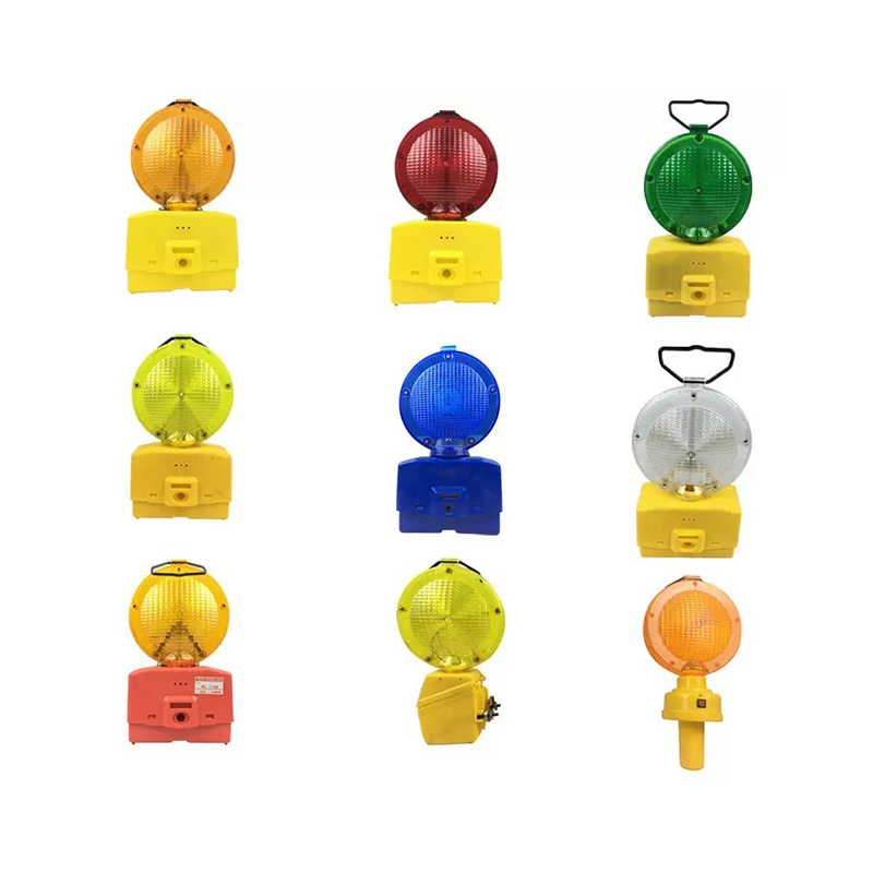Lampă de avertizare cu LED-uri pentru baricade de trafic