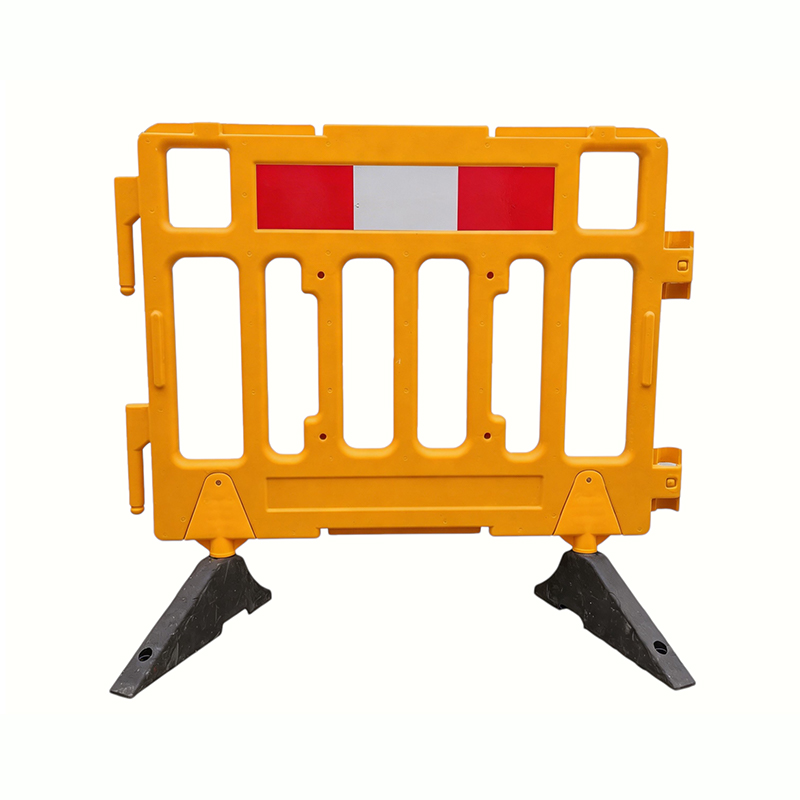 Barieră modulară de control al mulțimii din plastic cu bază rotativă din cauciuc