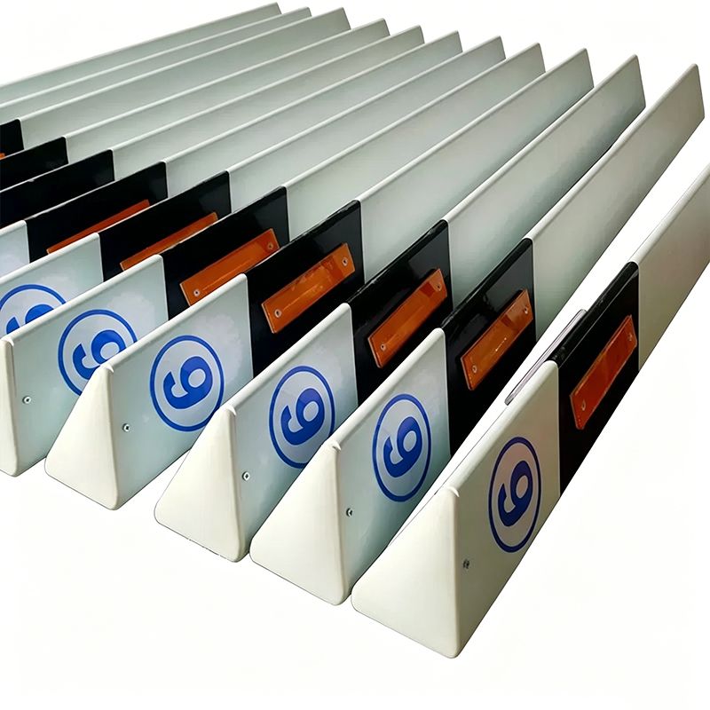 Stâlp de delimitare a marginii drumului din PE/PVC Stâlp de delimitare a marginii drumului din PE/PVC