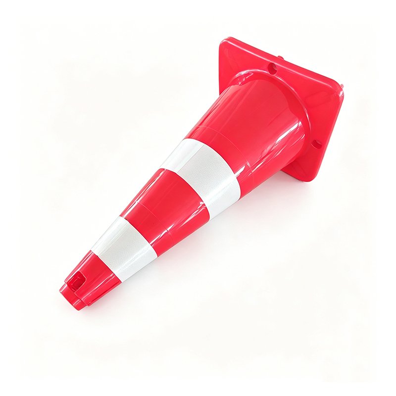 Con de trafic din plastic LDPE cu corp lat, cu gulere reflectorizante